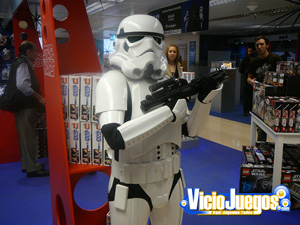 El stormtrooper posa para VJ
